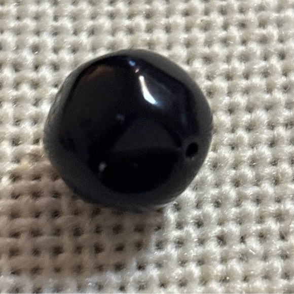 Gold Lion and Black Bead Set - Picture 3 of 3